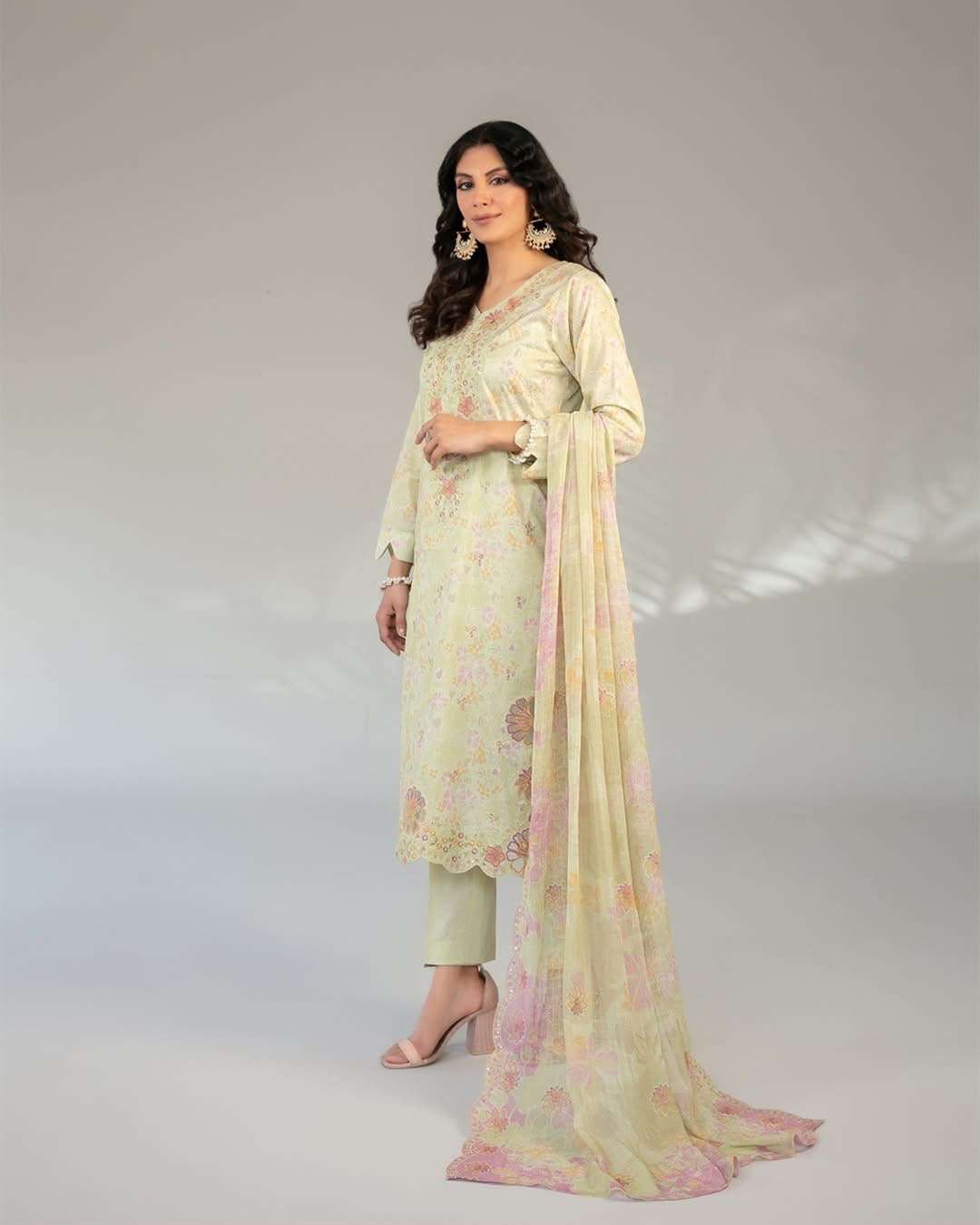 CASCA LAWN MODEL PICS BY TAWAKKAL